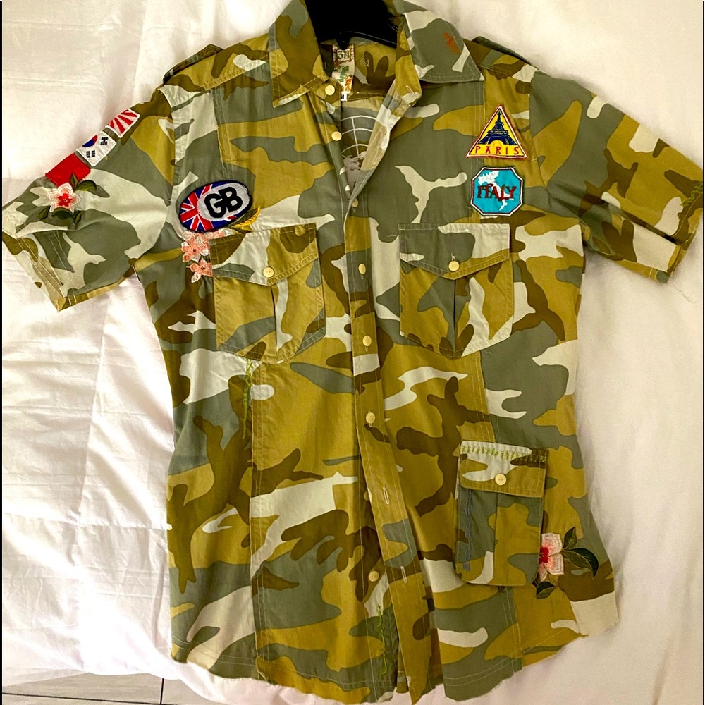 Men’s peace graffiti workshop shirt
